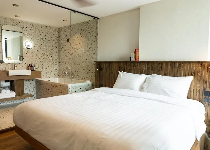 Hotel Karaarom 4*