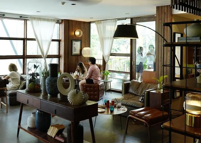Karaarom Hotel